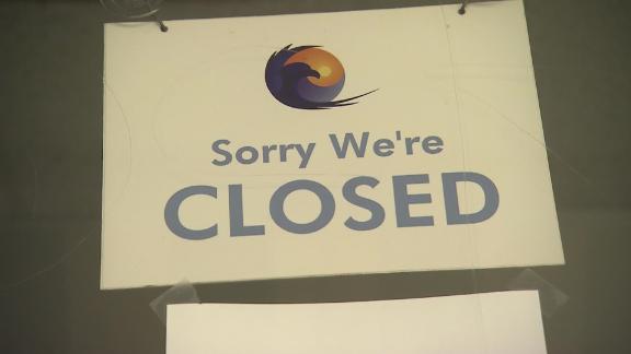 200331055745-small-business-closed-sign-lah-pkg-live-video