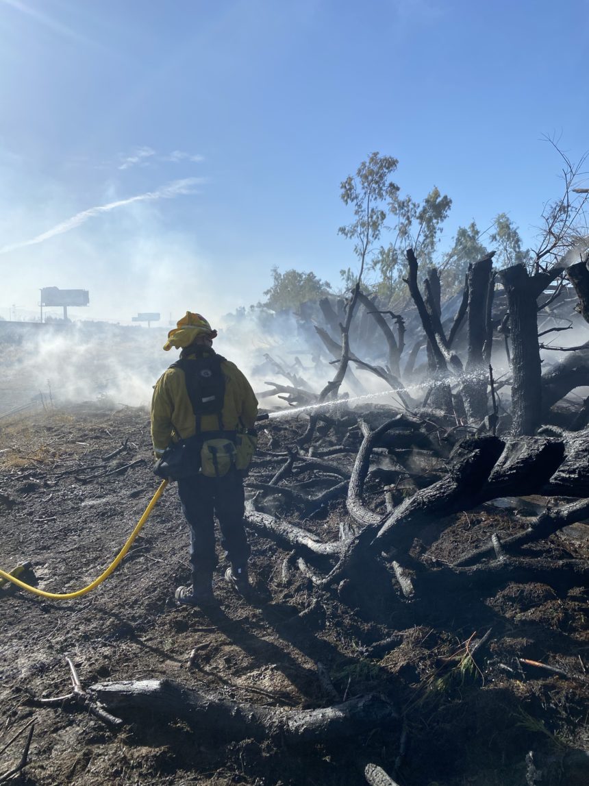 15 Fire Engines Battle Fire In Indio Near Railroad Tracks - KESQ