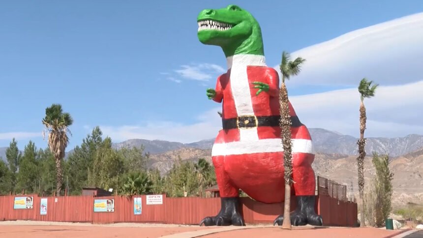 Los dinosaurios de Cabazon se renuevan en Navidad... - KESQ