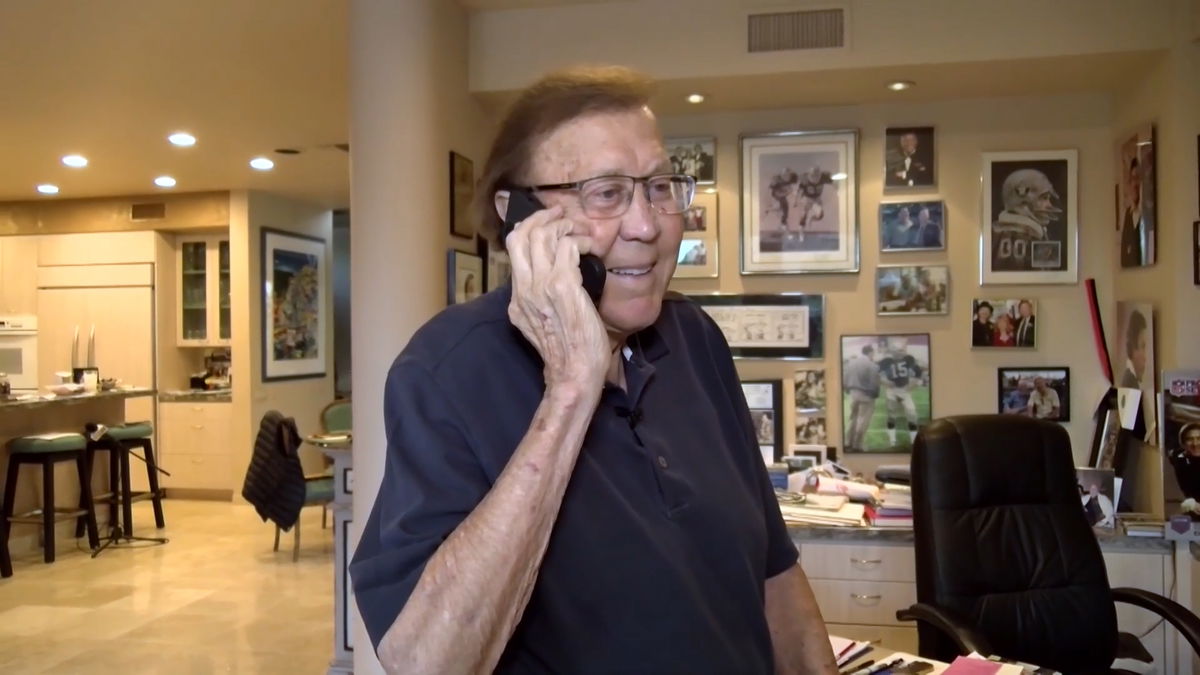 Raiders coaching legend Tom Flores voted into Hall of Fame