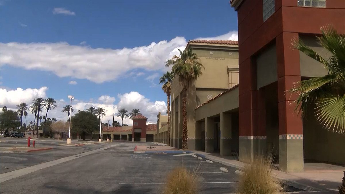 Plan approved to convert Cathedral City Sam's Club into Amazon distribution  site - KESQ