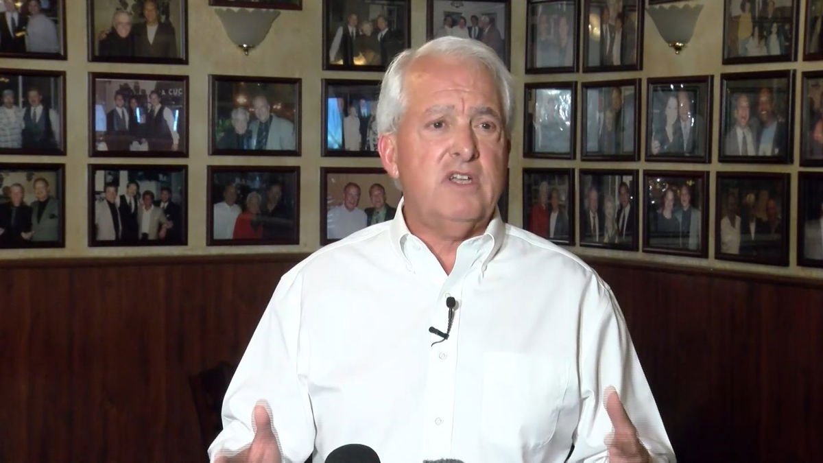 John Cox speaks at Castelli's in Palm Desert (5/12/21)