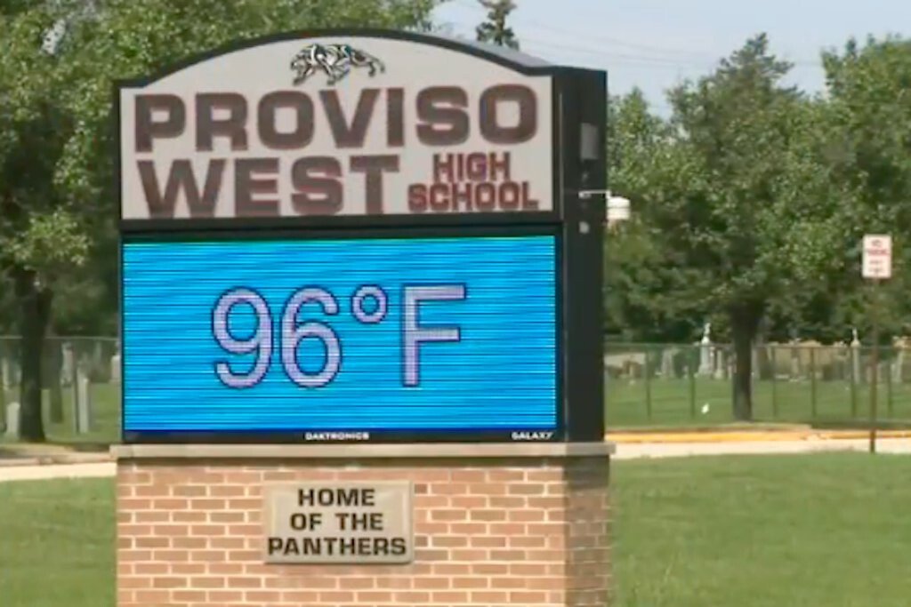 <i>WLS</i><br/>Blistering temperatures inside Proviso West High School are prompting complaints and concerns from students.
