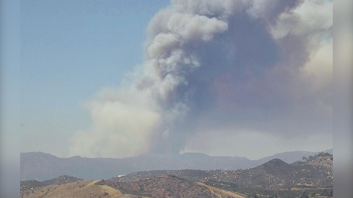 Chaparral Fire in La Cresta now 1,425 acres and 10% contained - KESQ