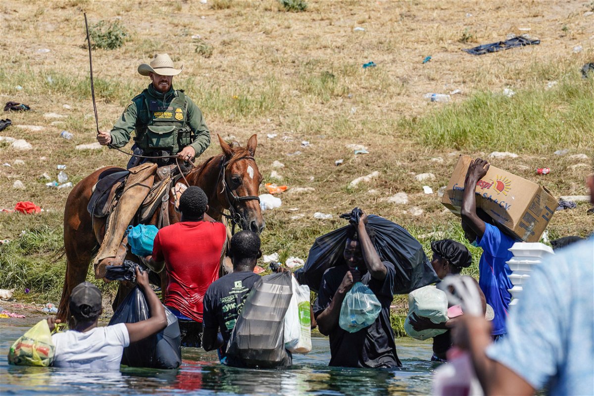 Biden and Harris harshly condemn horseback wrangling depicted in images  from US-Mexico border - KESQ