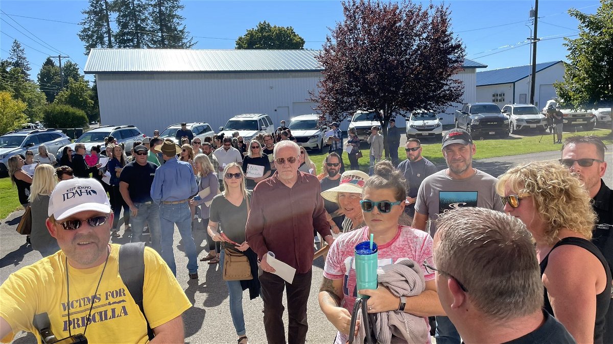 <i>Elenee Dao//KXLY</i><br/>The Coeur D'Alene Public Schools school board meeting discussing a temporary mask mandate was canceled due to security concerns related to the size of a crowd of protesters on September 24.