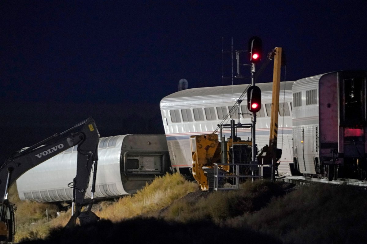 7 Passengers Injured In Amtrak Train Crash That Killed 3 Sue Train