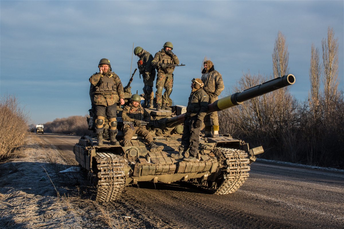 <i>Brendan Hoffman/Getty Images</i><br/>Ukrainian soldiers who left Debaltseve yesterday prepare to return to support the further withdrawal of troops on February 19