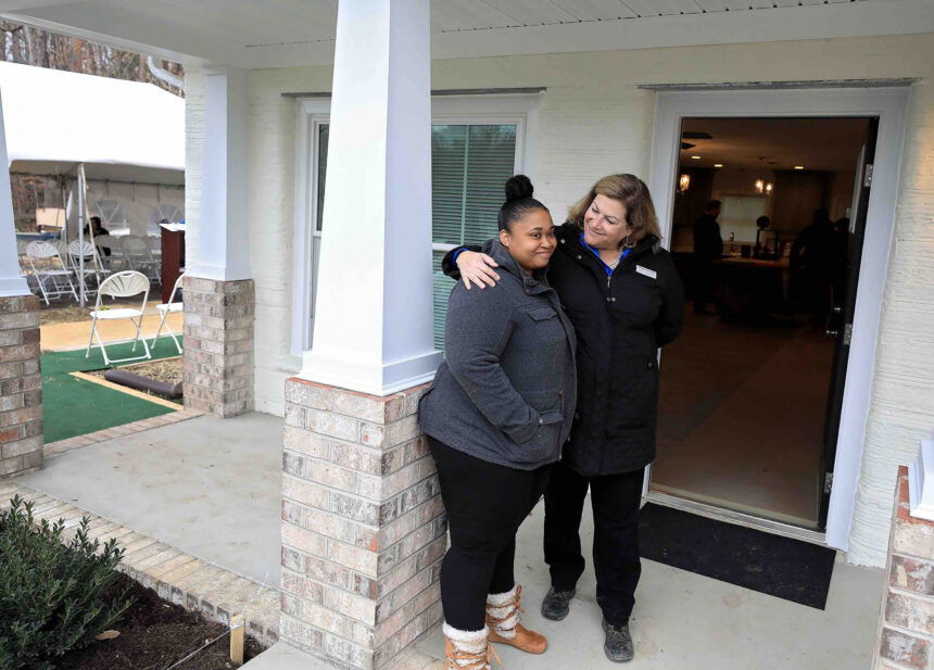 Virginia family gets keys to Habitat for Humanity's first 3D-printed home  in the US - KESQ