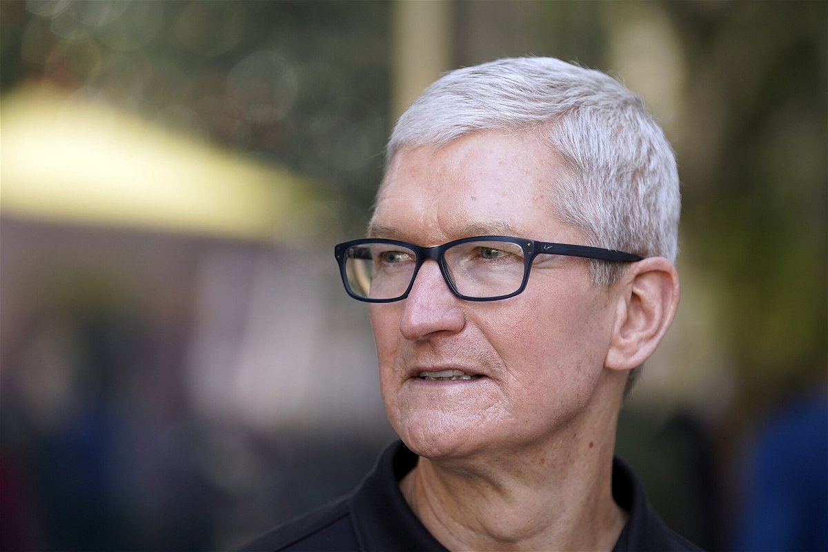 <i>Marcio Jose Sanchez/AP</i><br/>Apple has been granted a restraining order against a woman who allegedly threatened