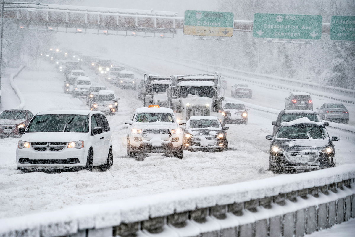 Washington, DC, sees record-setting snow as storm system moves