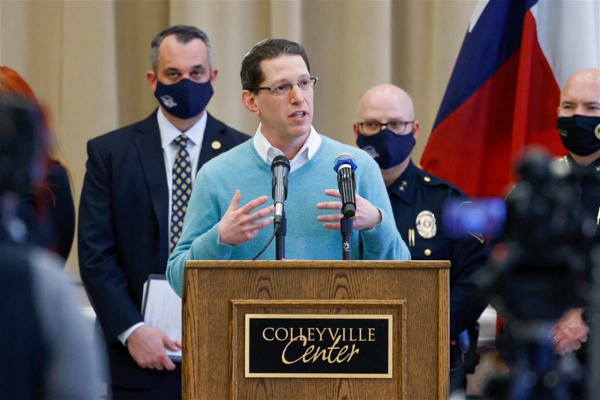 <i>Elias Valverde II/The Dallas Morning News/AP</i><br/>Rabbi Charlie Cytron-Walker of Congregation Beth Israel addresses reporters during a news conference at Colleyville Center on January 21 in Colleyville