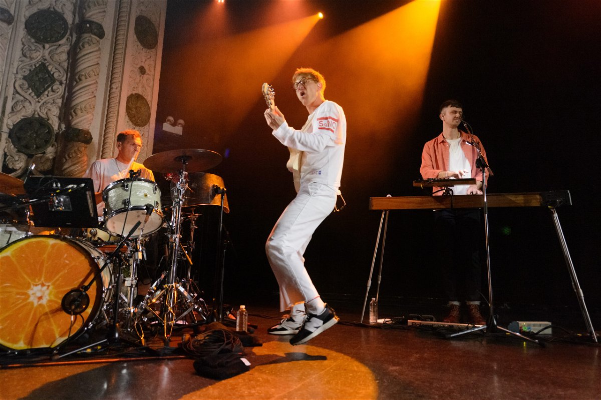 Glass Animals' 'Heat Waves' dropped in 2020. It just hit No. 1 - KESQ