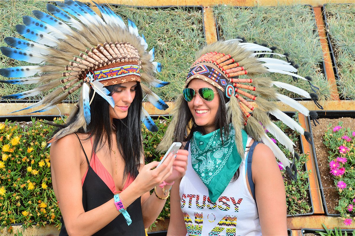 at retfærdiggøre galdeblæren kokain Coachella is back. But have festivals escaped the problematic legacy of  'boho chic'? - KESQ
