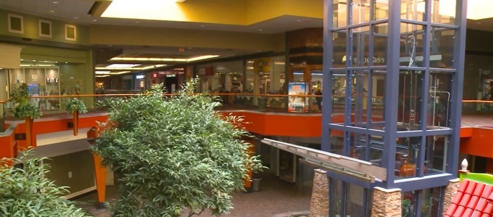 <i>KCCI</i><br/>Some of the stores inside Valley West Mall had no idea the mall was facing foreclosure.