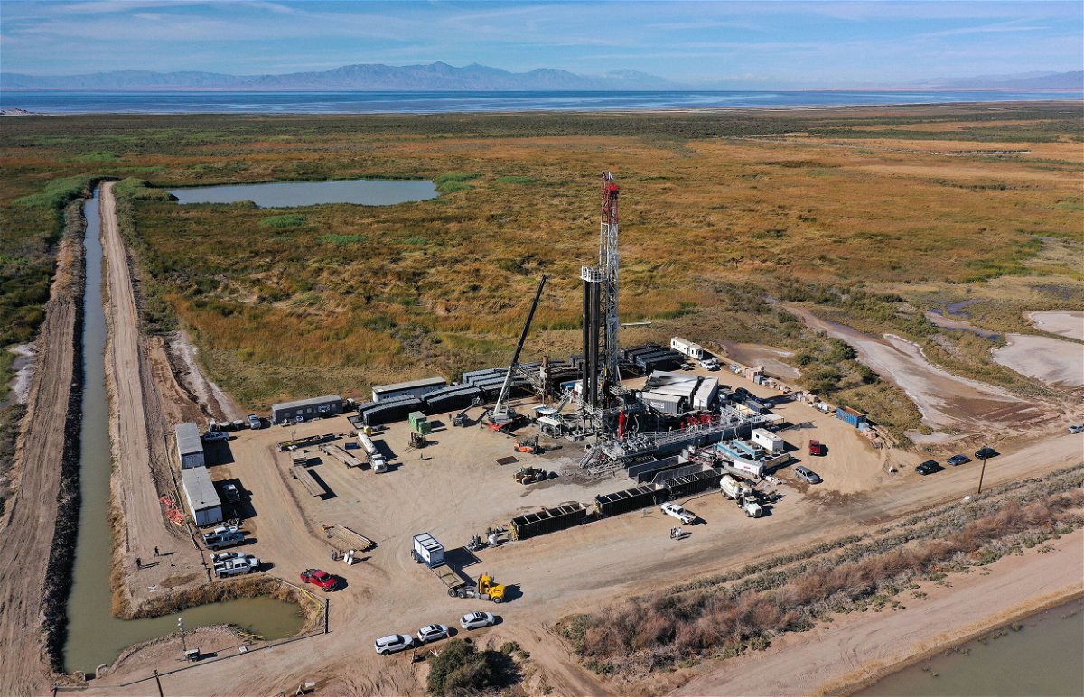 <i>Robyn Beck/AFP/Getty Images</i><br/>This aerial view shows the Controlled Thermal Resources (CRT) drilling rig in Calipatria