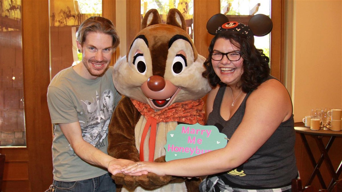 The couple who met at Disneyland - KESQ
