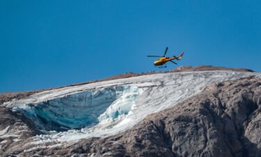 A glacier collapsed on the mountain of Marmolada