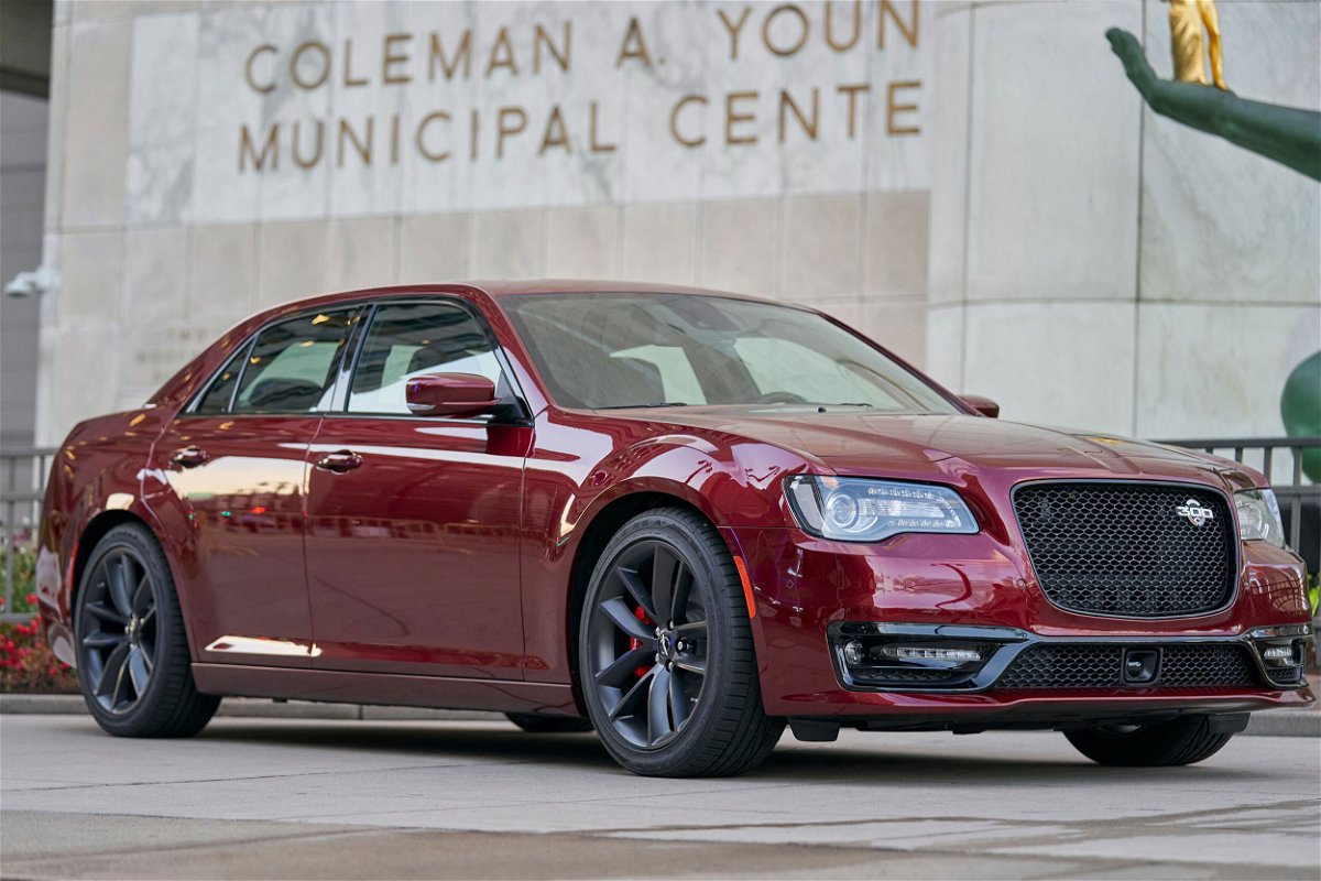 Why the latest Chrysler 300 is missing a supercharged V8 - KESQ