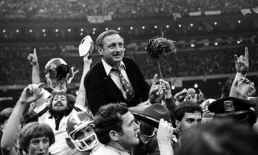 Vince Dooley is carried off the field after Georgia defeated Notre Dame 17-10 in January 1981