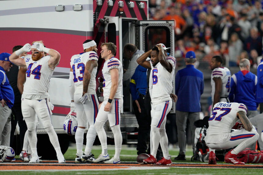 Buffalo Bills will face Cincinnati Bengals for 1st time since Damar  Hamlin's on-field collapse in upcoming playoff game - KESQ