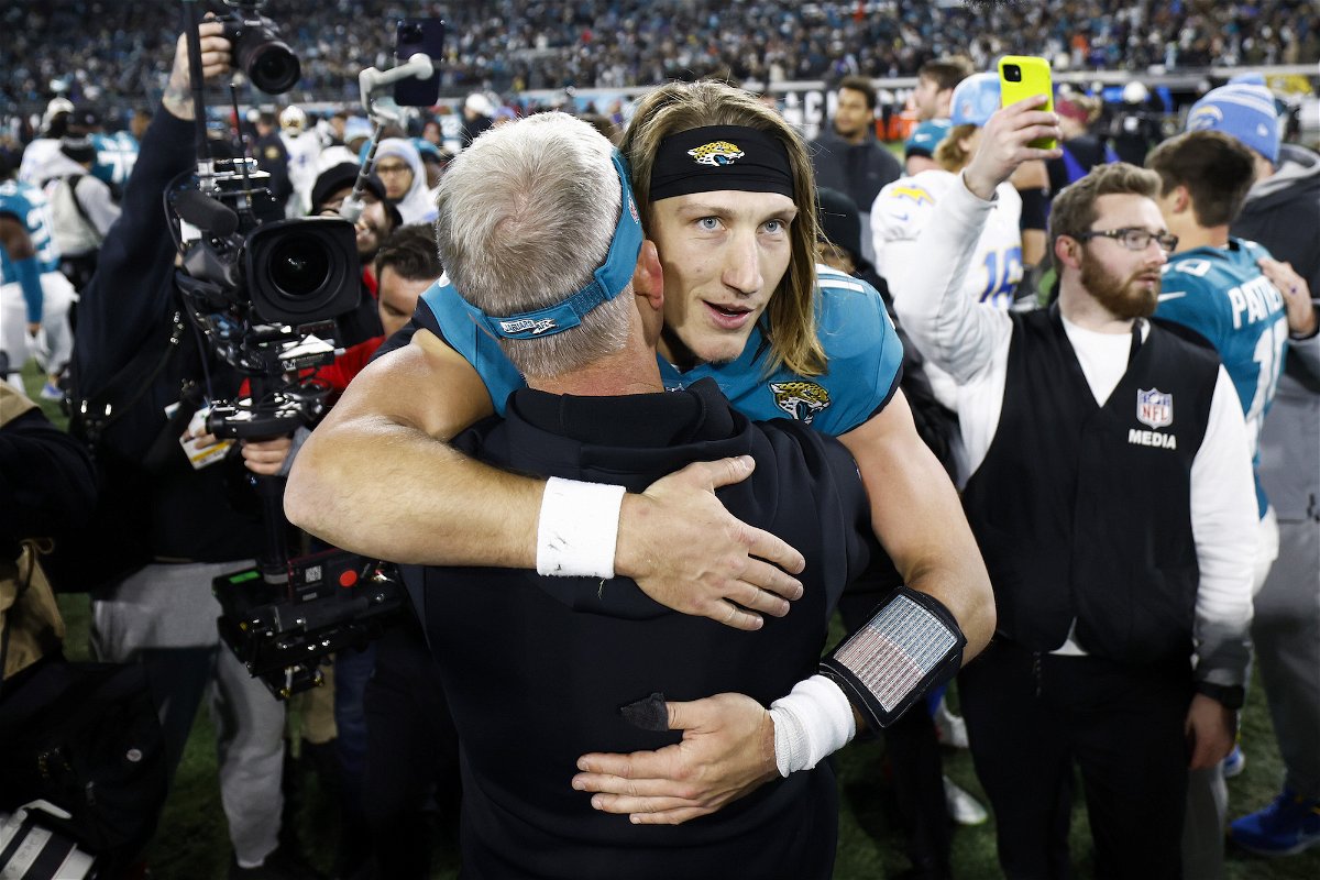 Down 27-0, the Jacksonville Jaguars complete a wild playoff comeback  victory over the Los Angeles Chargers - KESQ
