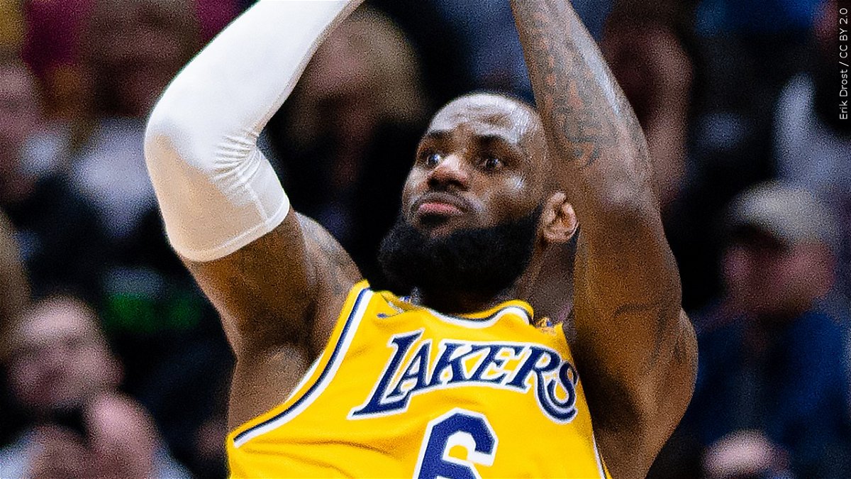 LeBron James 36 points from breaking NBA all-time scoring recor