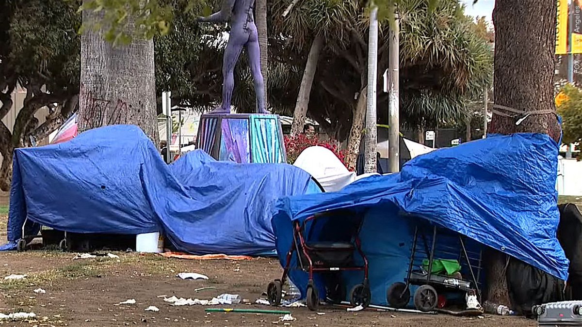 PHOTO: Homeless encampment in MacArthur Park in Los Angeles, California, Photo Date: 10/5/2021