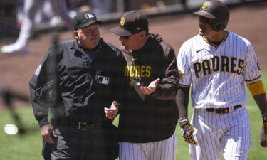 Chicago White Sox pitcher Liam Hendriks rings victory bell after finishing  cancer treatments