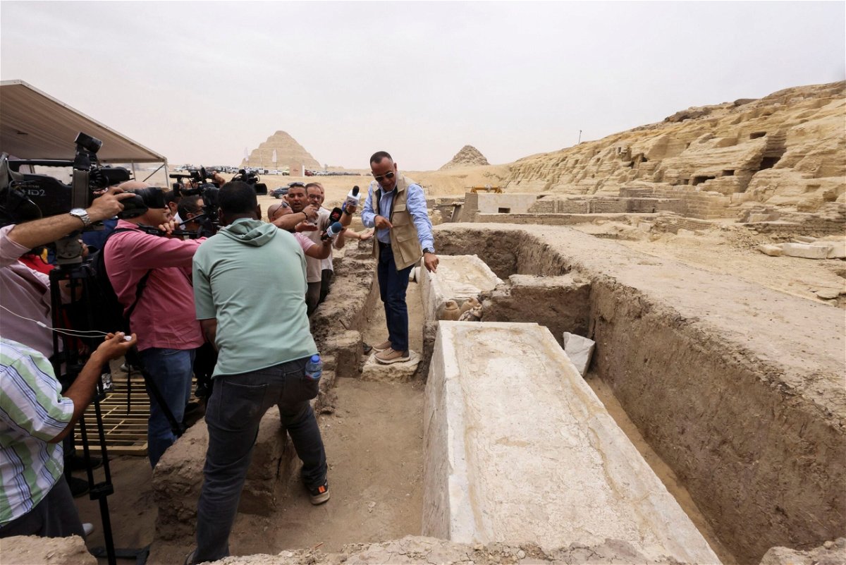 اكتشاف مقابر أثرية وورش تحنيط كبيرة في مصر
