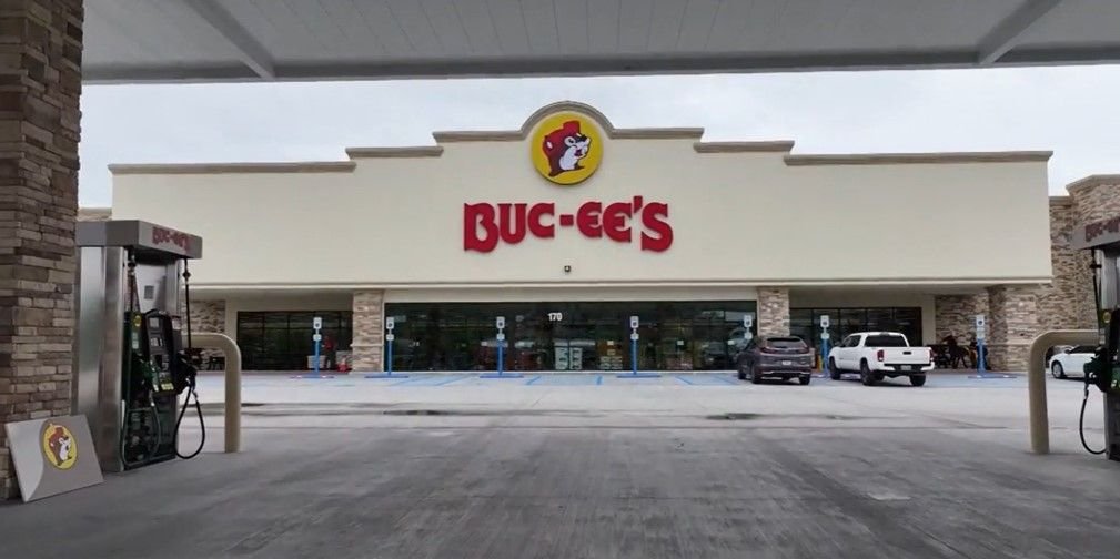 Worlds Largest Buc Ees Store Opens In Sevierville Tennessee Kesq