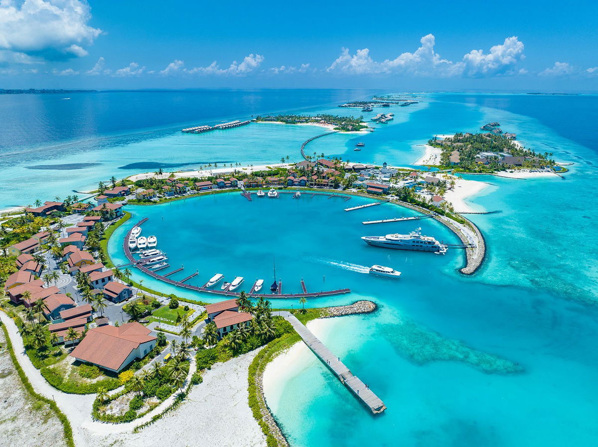 <i>CROSSROADS Maldives</i><br/>