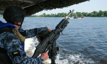 The Dauntless Sea Ark has three machine gun mounts and a 40mm grenade launcher.