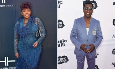 Anita Baker is accusing supporters of fellow singer and songwriter Babyface of bullying her online.