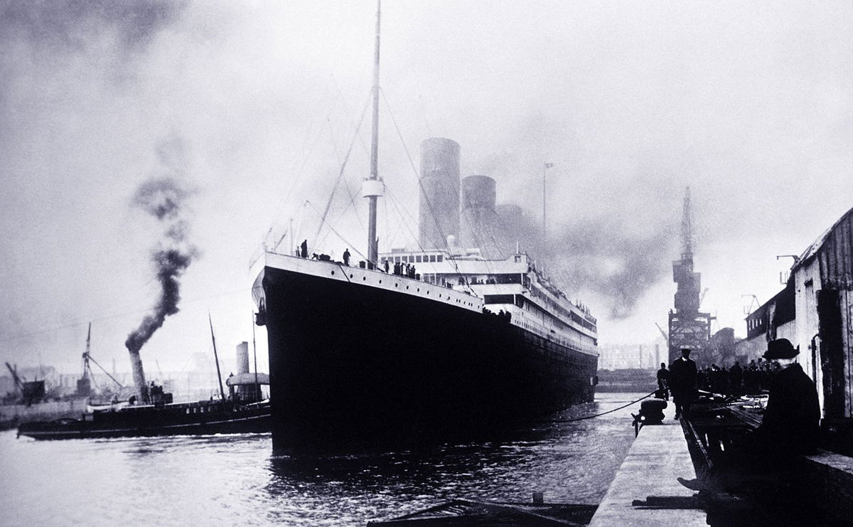 <i>Universal History Archive/Universal Images Group/Getty Images</i><br/>The Titanic sets sail from Southampton