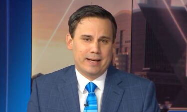 KCCI Chief Meteorologist Chris Gloninger announces on air that he is leaving the station on June 21.