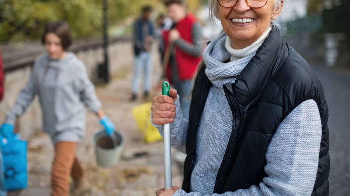 <i>Halfpoint/iStockphoto/Getty Images</i><br/>Volunteering has been associated with better cognitive function