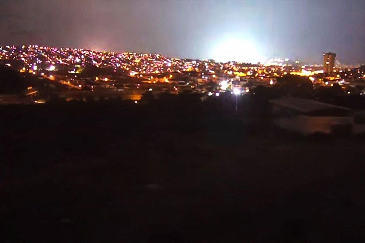 <i>Antonio Lira</i><br/>Earthquake lights seen in Mexico City.