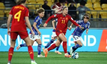 Spanish midfielder Alexia Putellas runs with the ball against Japan at the Women's World Cup.