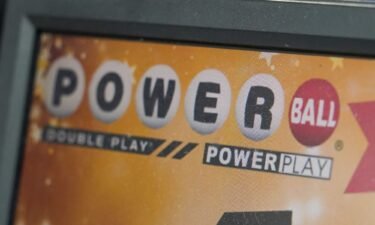 Powerball jackpot edges toward $1 billion ahead of tonight’s draw.