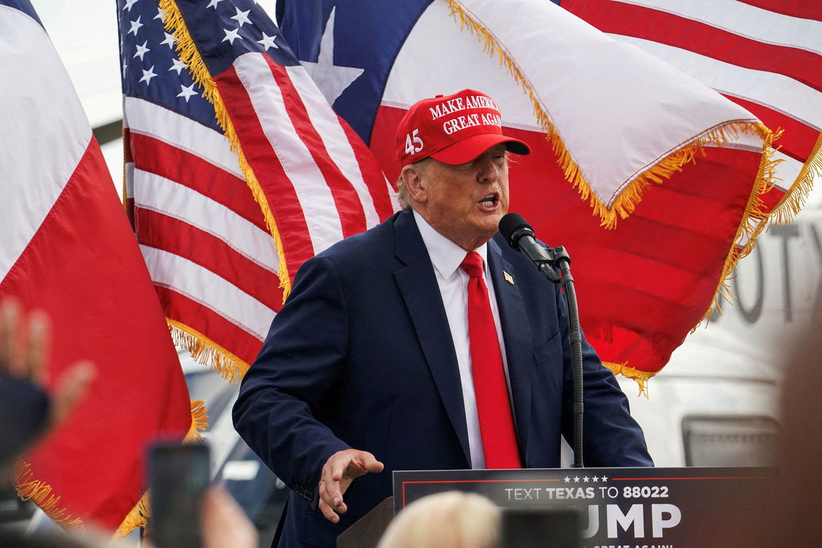 <i>Go Nakamura/Reuters</i><br/>Former President Donald Trump visits the southern border with Gov. Greg Abbott in Edinburg