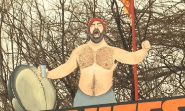 One Missouri artist is using his art as a way to bring Chiefs fans together during their season of glory.