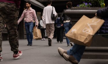 Spending at US retailers rose in March for the second consecutive month.