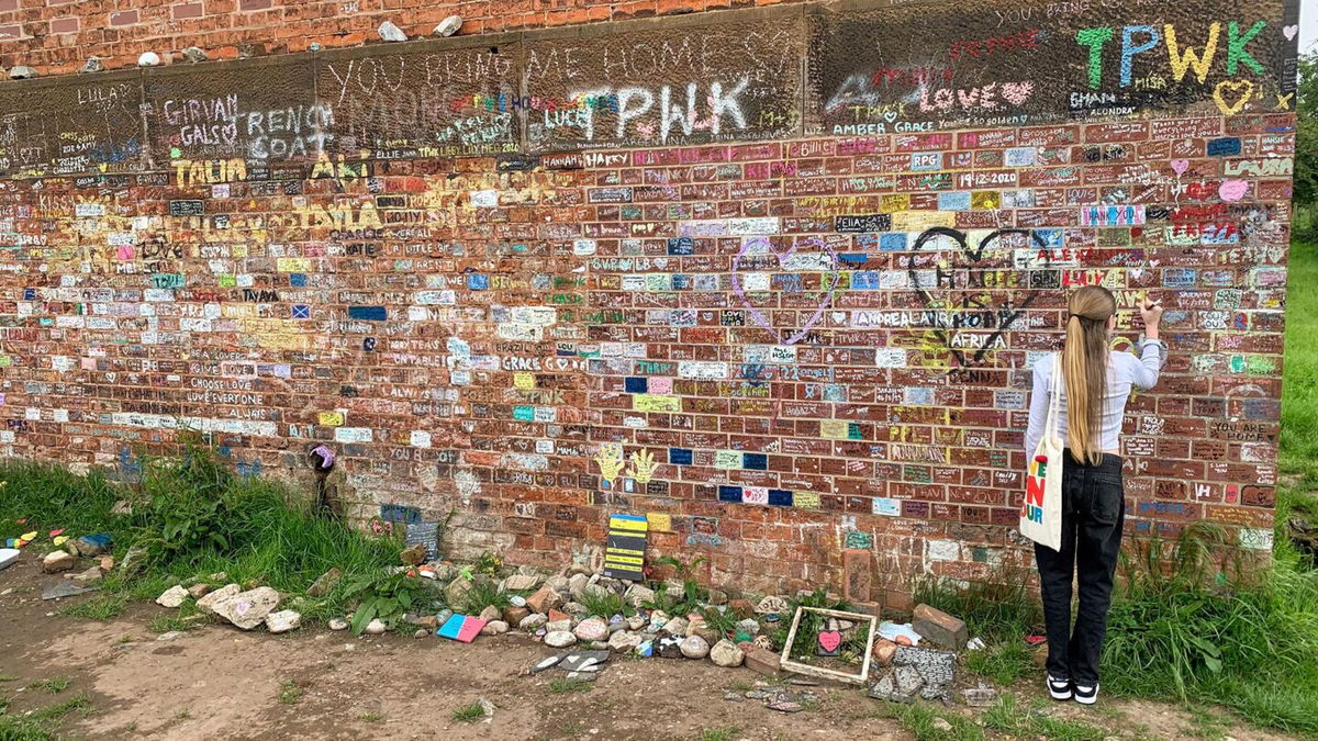 <i>Maureen O'Hare/CNN via CNN Newsource</i><br/>Harry's Wall: Twemlow Viaduct in Holmes Chapel