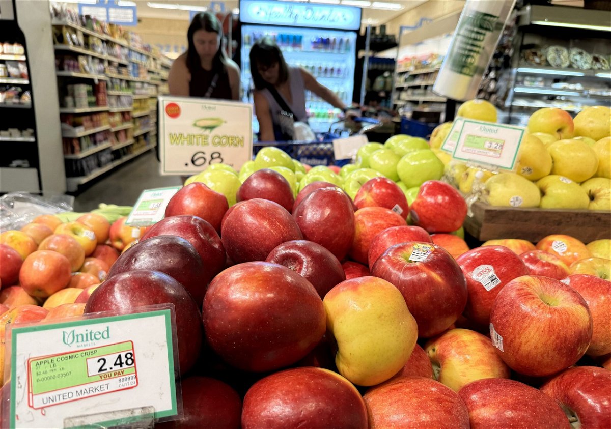 <i>Justin Sullivan/Getty Images via CNN Newsource</i><br/>Apple prices have fallen significantly.