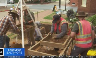 A team of archeologists is digging up clues of the past at the historic Hammond-Harwood House in downtown Annapolis to learn more about the life of the residents from 200 years ago.