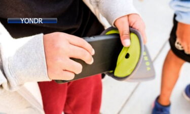 Una iniciativa en Salinas alienta a los estudiantes a no usar los teléfonos celulares durante horas escolares