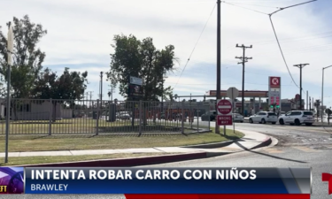 Hombre intenta robar Auto con dos Niños en Brawley