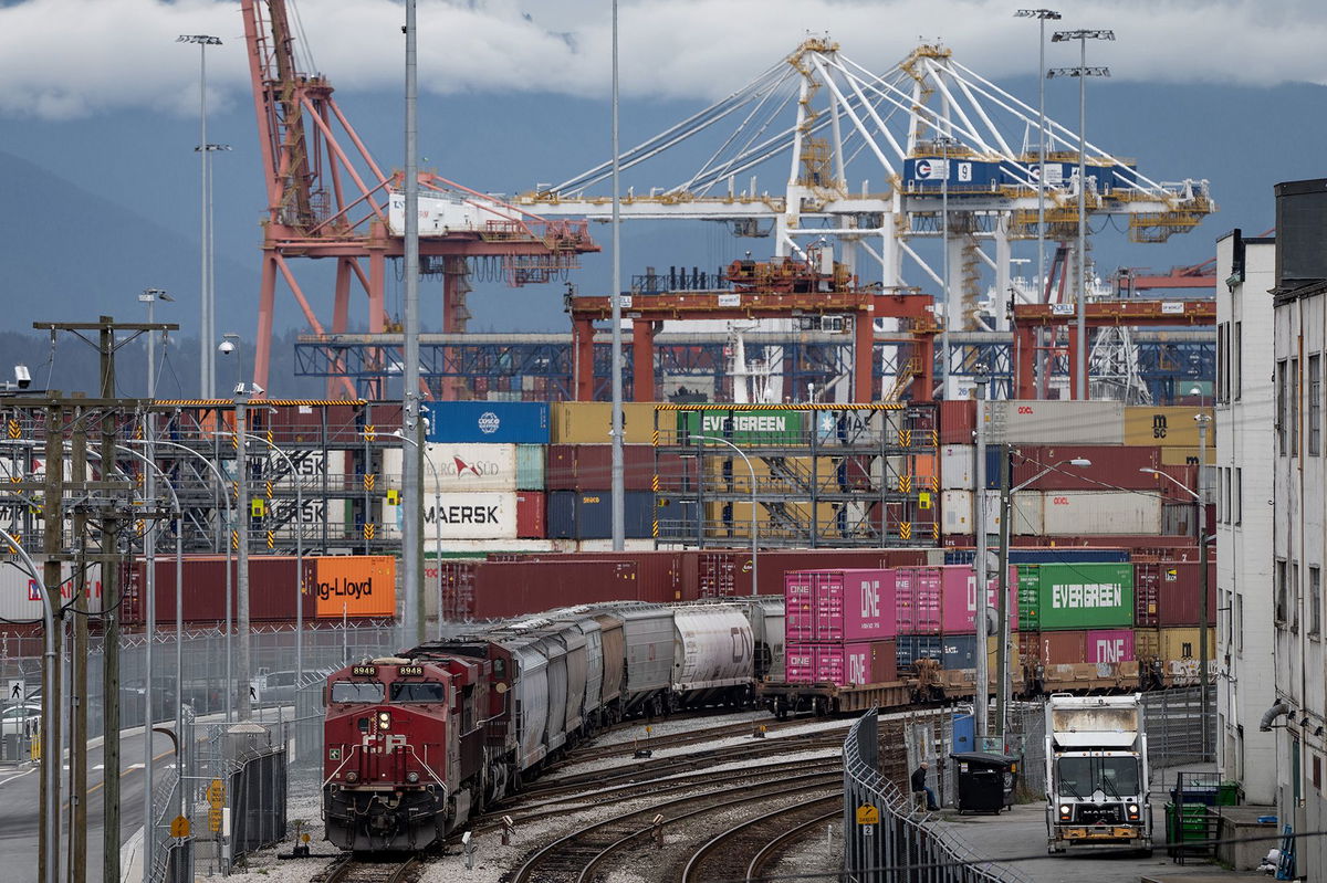 <i>Ethan Cairns/Bloomberg/Getty Images via CNN Newsource</i><br/>President Trump said in an Oval Office signing ceremony on January 20 that his administration would levy a 25% tariff on Mexico and Canada starting February 1.