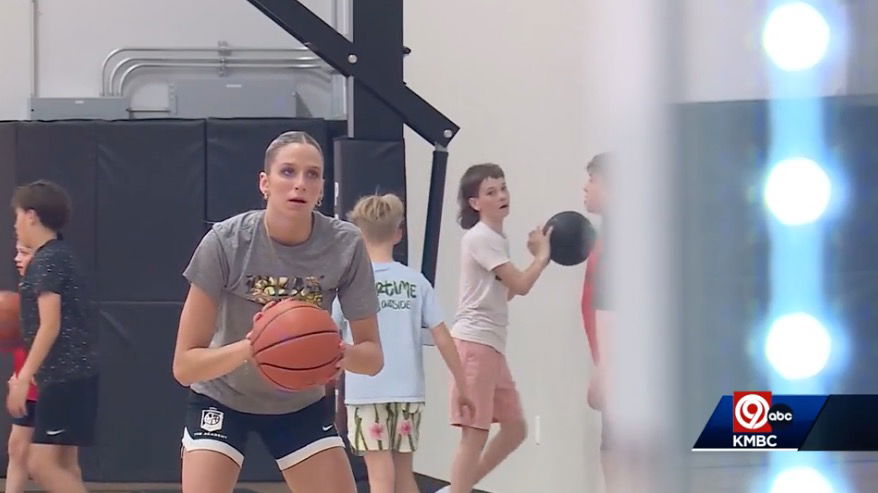 <i>KMBC via CNN Newsource</i><br/>With a basketball in her hand